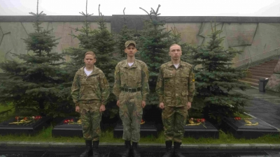 Вахта у Монумента героическим защитникам Ленинграда.