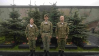 Вахта у Монумента героическим защитникам Ленинграда.